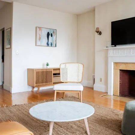 Apartment Stunning 1br Steps To Fenway *
