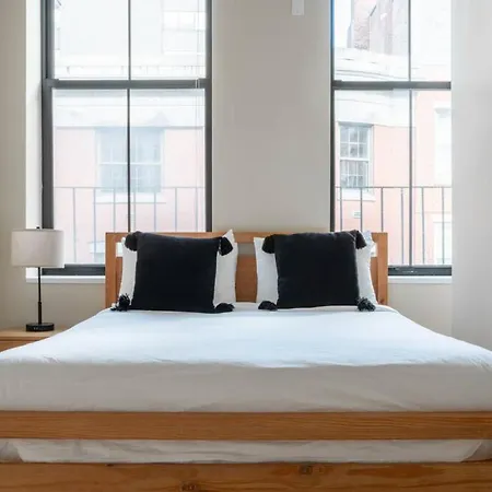 Apartment Beautiful 4br 2br Downtown Xing High Ceilings *
