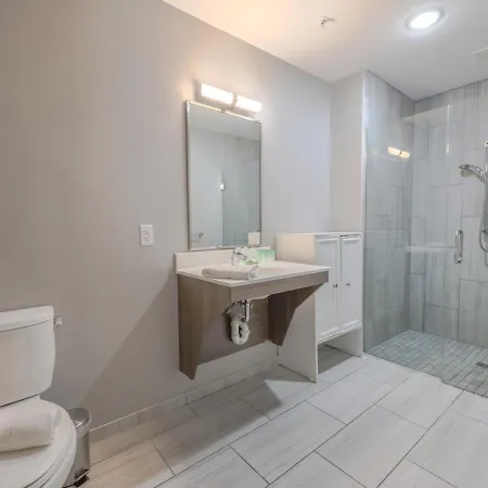 Apartment Downtown Designer Keyless Washer And Dryer *