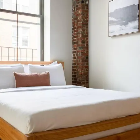Beautiful 4br 2br Downtown Xing High Ceilings *