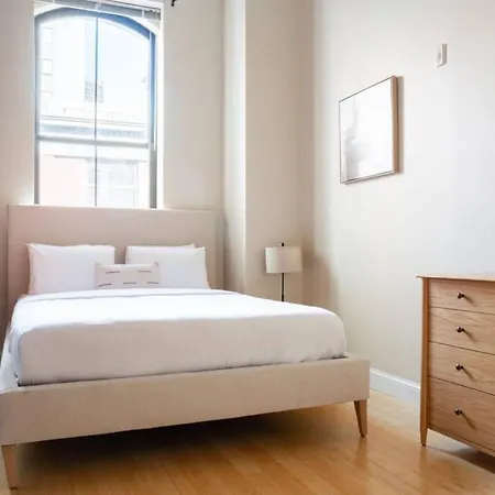 Apartment Beautiful 4br 2br Downtown Xing High Ceilings *
