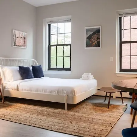 Modern In South End Apartment *