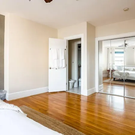 Luxury 4br 3ba In Fenway W Epic Roof Deck Apartment *