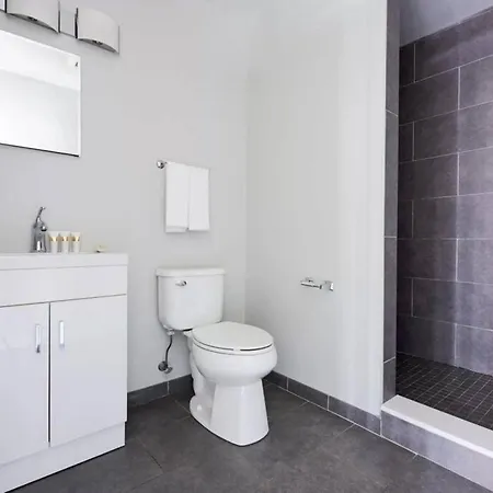 Spacious Fidi 2br 2ba Close To Everything Apartment