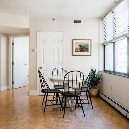 Apartment Awesome 2 Bed 1.5 Bath Downtown