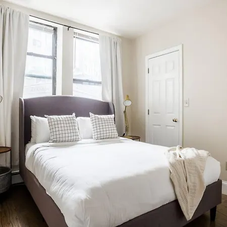 Beautiful 2 Bedroom Financial District Boston