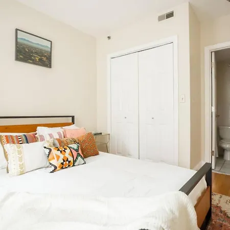 Apartment Delightful Downtown 2bed 2bath Boston