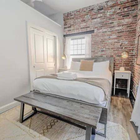 Lavishly Designed With Office Close To T *