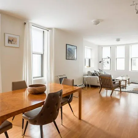 Apartment Delightful Downtown 2bed 2bath
