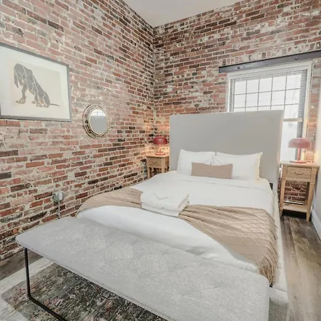 Lavishly Designed With Office Close To T
