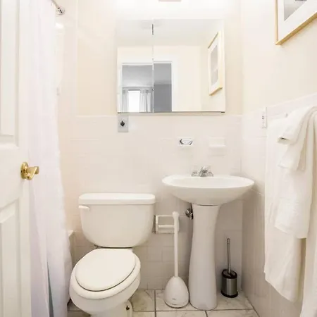 Delightful Downtown 2bed 2bath Boston