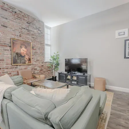 Lavishly Designed With Office Close To T Apartment *