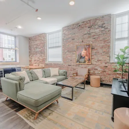 Lavishly Designed With Office Close To T *