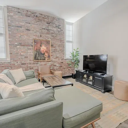 Lavishly Designed With Office Close To T Apartment Boston