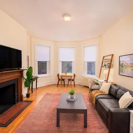 Apartment Centrally Located Back Bay 1 Bedroom *