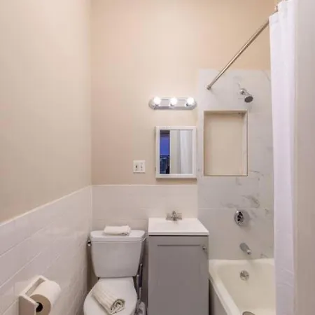 Apartment Centrally Located Back Bay 1 Bedroom *