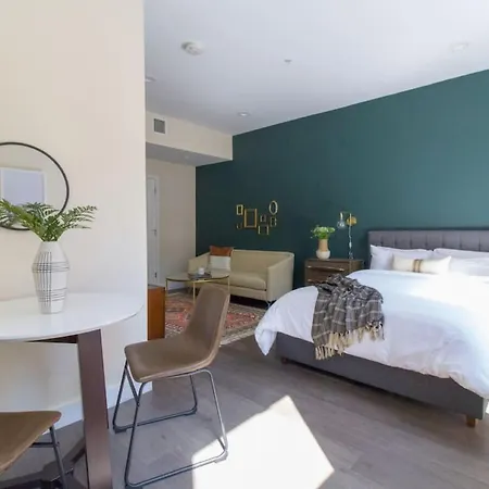 Fidi Laundry In Building Fast Wifi Apartment Boston