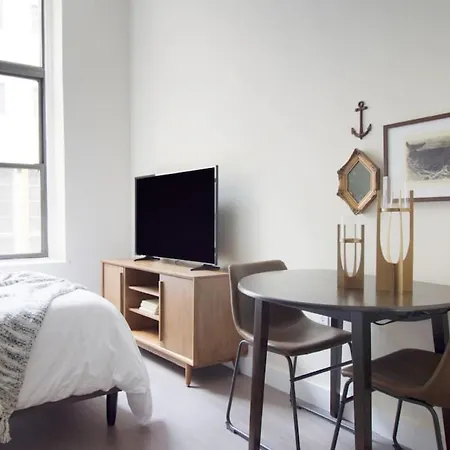Apartment Downtown Students Welcome Washer And Dryer
