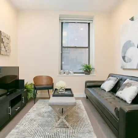 Newly Designed Loft - Fast Wifi - Pet Friendly *
