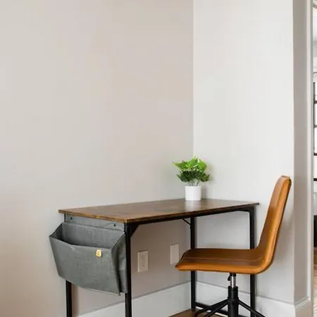 Airy 1br Walkable To Everywhere In Apartment