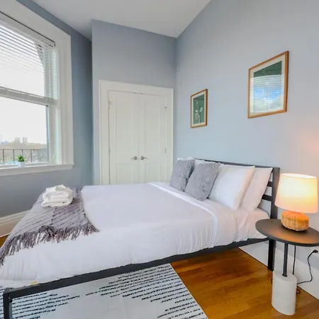 Spacious Back Bay 2br Boston