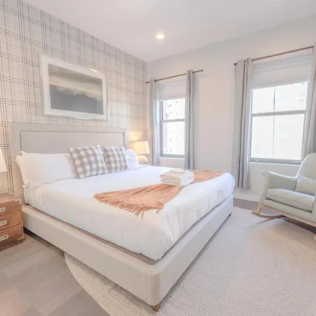 Luxury Loft Washer And Dryer Pet Friendly Apartment Boston