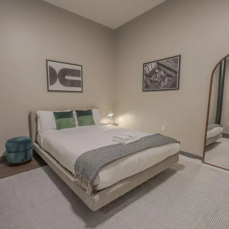 Classic And Chic 1 Bedroom Apartment