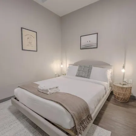 Elegant 2 Bedroom Prime Location Apartment
