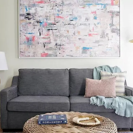Lavish Fidi 2br 2ba Close To Everything