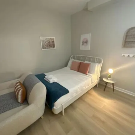 Apartment Sleek Back Bay Boston