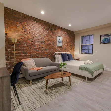 Modern Simple South End Apartment