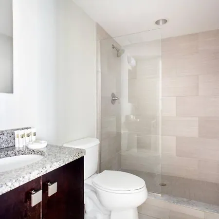 Fidi 2 Bedroom With Keyless Entry And Fully Furnished *