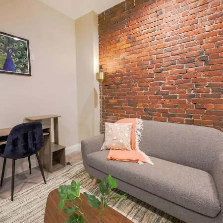 Modern Simple South End *