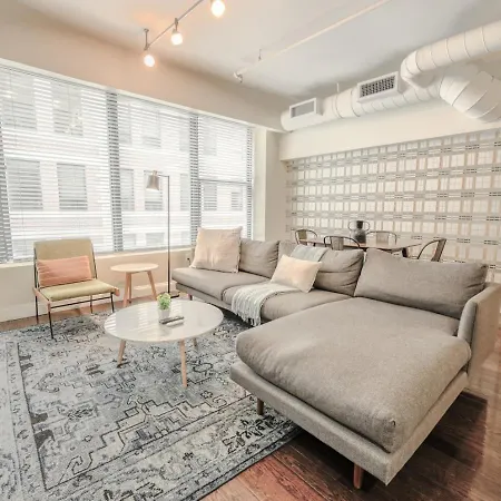 Gorgeous 2br In Financial District Apartment