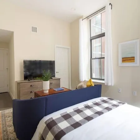 Pet Friendly Walk To Mgh *