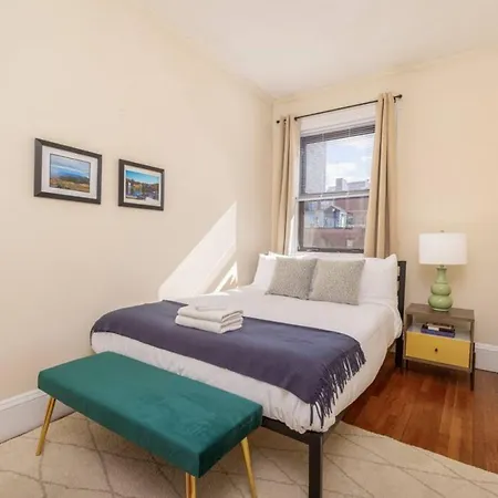 Stunning Back Bay 1bed 1bath Apartment *
