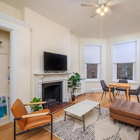 Cozy Back Bay 1 Bed 1 Bath * Boston