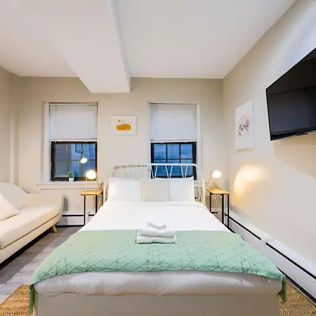 Nestled In Back Bay Apartment *