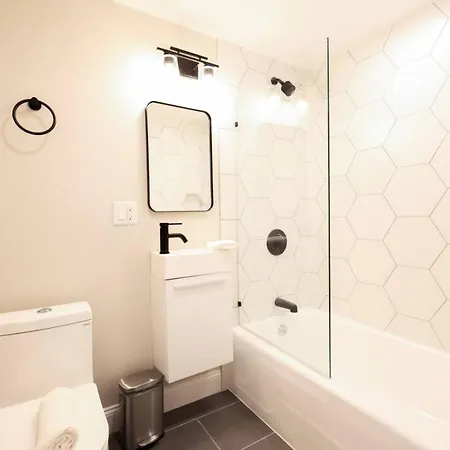 Apartment Spacious And Bright Boston