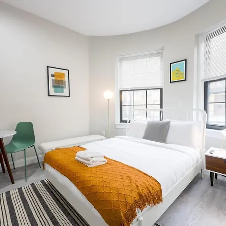 Apartment Vibrant In Prudential Area Boston
