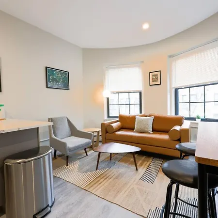 Spacious And Bright Apartment Boston