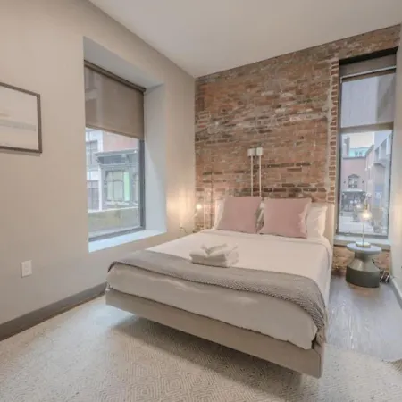 Luxury 2 Bedroom Apartment *