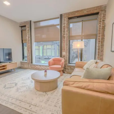Apartment Luxury 2 Bedroom *
