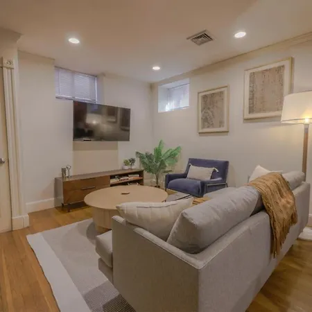 Apartment Simple 2 Bed 2 Bath Close To Fenway *