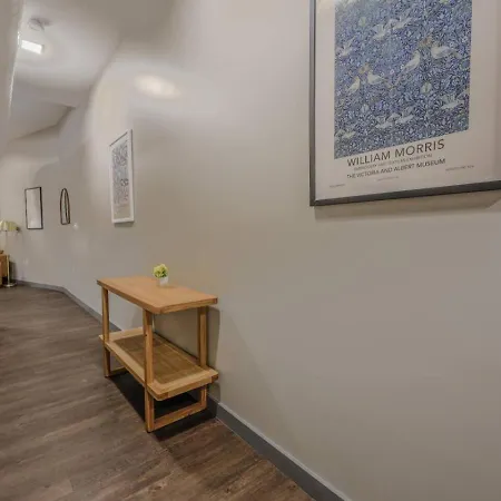 Luxurious Downtown 1 Bedroom *