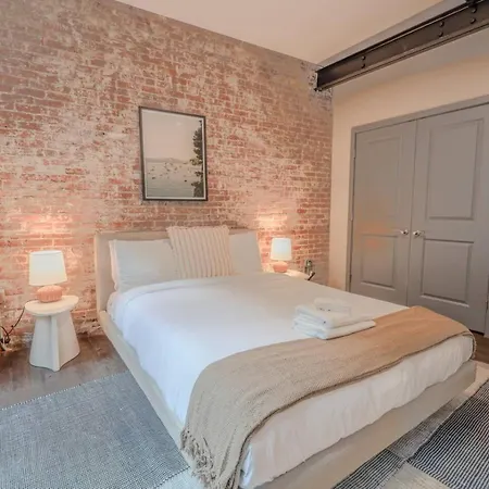 Downton Luxurious 2 Bed * Boston
