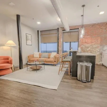 Chic Modern 2 Bed With Exposed Brick *