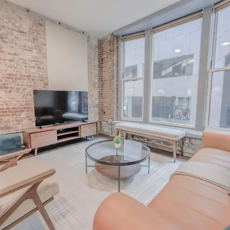 Downton Luxurious 2 Bed Apartment Boston