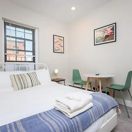 Compact Back Bay Apartment