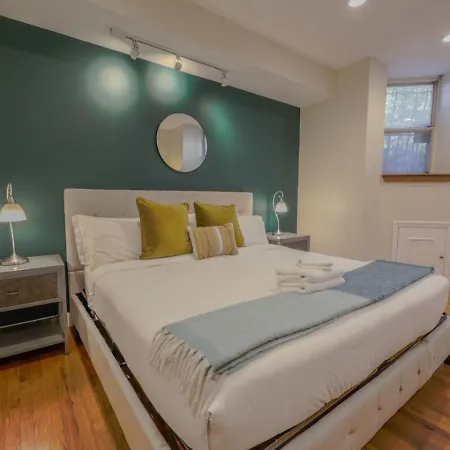 Apartment Classic 2bed 2bath W Patio In Back Bay